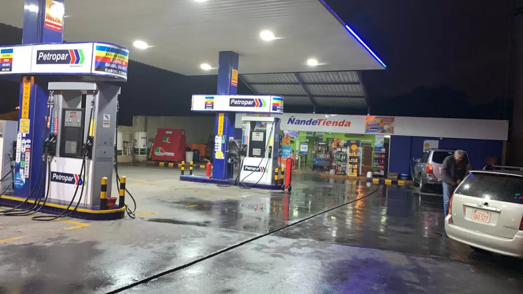 LUQUE CAPIATÁ: ESTACIÓN GASOLINERA EN FUNCIONAMIENTO, NEGOCIO REDONDO ASEGURADO!! — foto 2