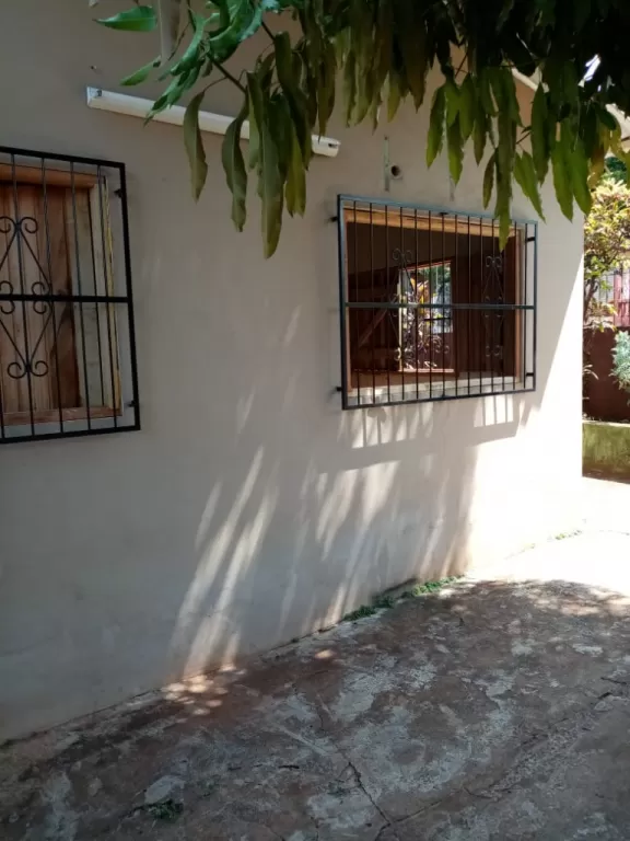 VENDO HERMOSA CASA EN EL CENTRO DE PDTE FRANCO — foto 2