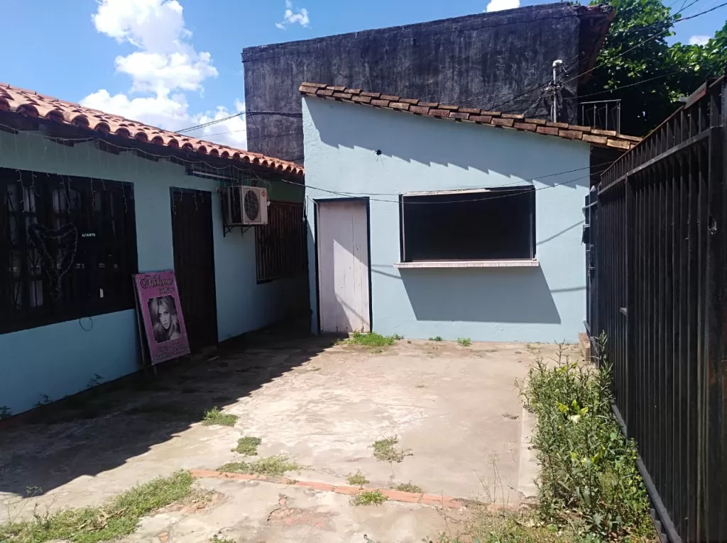 EXCELENTE UBICACIÓN - CASA EN ZONA FERNANDO DE LA MORA — foto 2