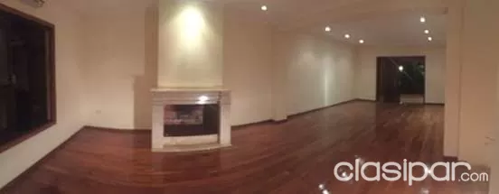 LOS LAURELES: ESPLENDIDA RESIDENCIA, 3 SUITES, JARDÍN Y PISCINA – 3.000 USD — foto 3