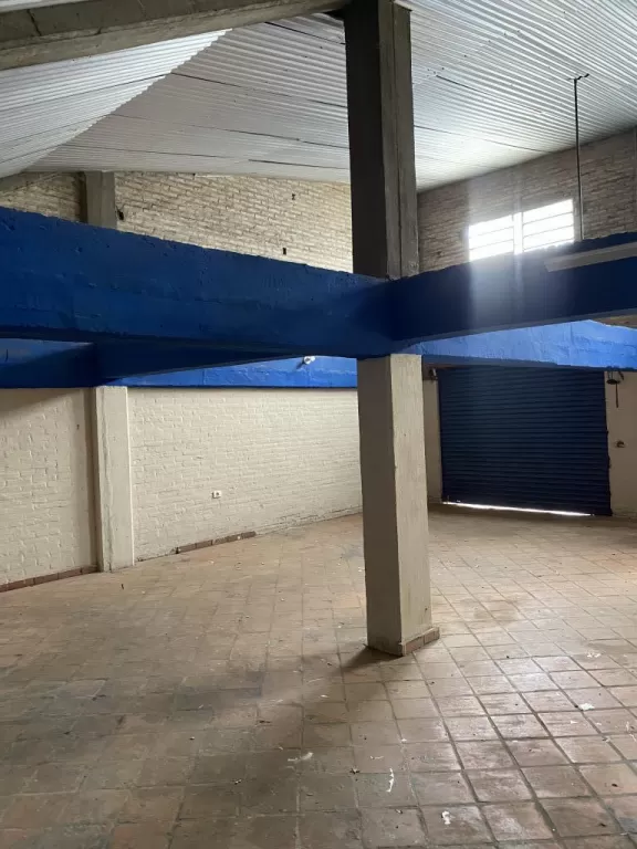 ALQUILO SALON COMERCIAL ZONA LUQUE - ESTADIO — foto 3