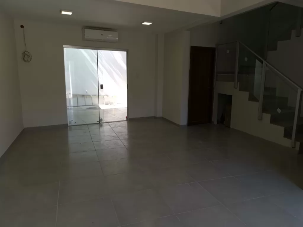 DUPLEX A 4 CUADRAS DEL ESTADIO FELICIANO CACERES — foto 3