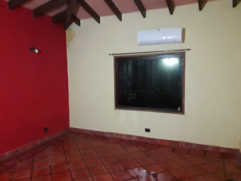Alquilo casa barrio san miguel (laurelty) — foto 3