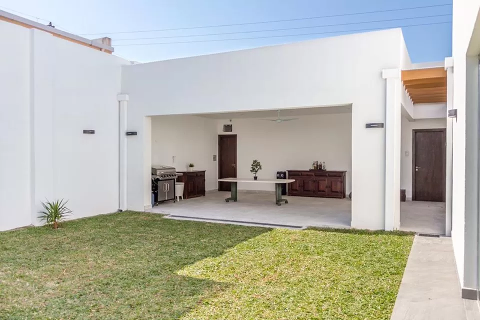 VENDO HERMOSA RESIDENCIA EN ASUNCION BARRIO MBOCAYATY COD 2687 — foto 2