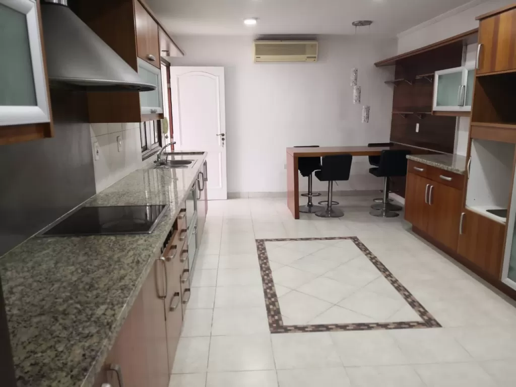 OPORTUNIDAD, HERMOSA RESIDENCIA EN ASUNCION — foto 3