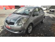 VENDO HERMOSO TOYOTA NEW VITZ, COLOR GRIS GRAFITO AÑO 2006