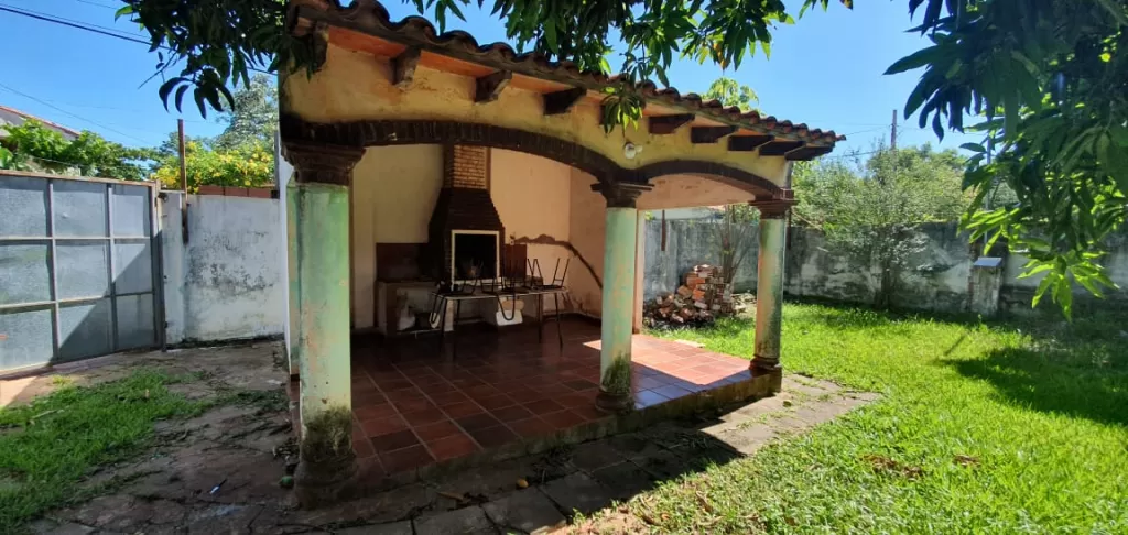 Vendo casa de luque zona Laurelty — foto 3
