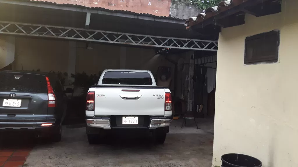 Vendo casa con negocio comercial — foto 3