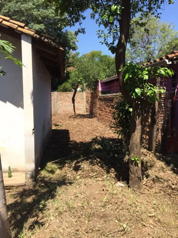 LOMA PYTA, EXCELENTE UBICACIÓN: 500 M2 (CHALET + TERRENO) - 110.000 USD. — foto 2