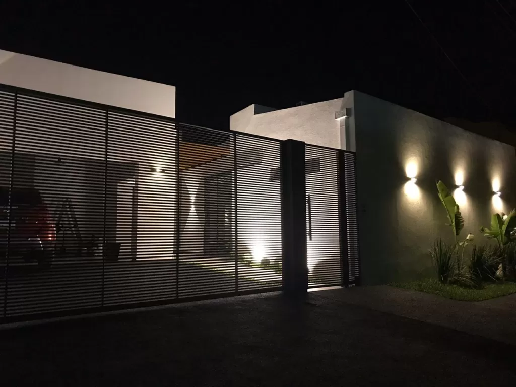 ¡PRECIOSA NUEVA RESIDENCIA EN BARRIO MBOCAYATY! — foto 2