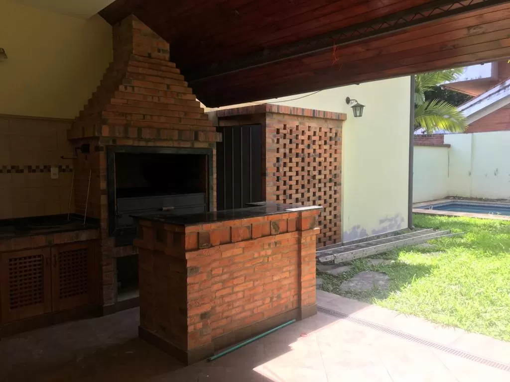 ALQUILO CASA EN BARRIO RESIDENCIAL MCAL. ESTIGARRIBIA - 3 DORM — foto 2