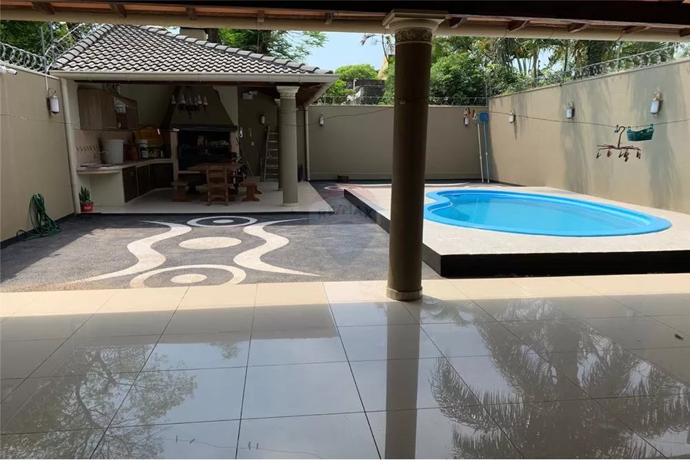 VENDO HERMOSA RESIDENCIA EN LOS LAURELES — foto 2