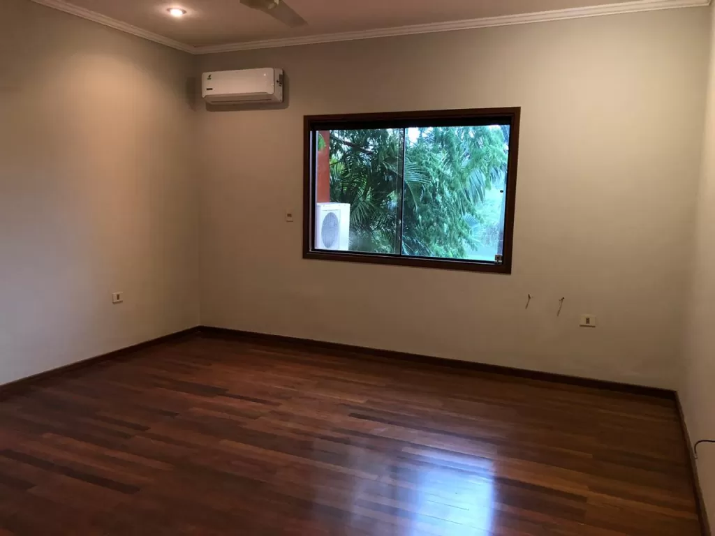 MBURUCUYÁ: MAGNIFICA RESIDENCIA EN ALQUILER, 3 DORMITORIOS, HERMOSO JARDÍN, PISCINA. — foto 2