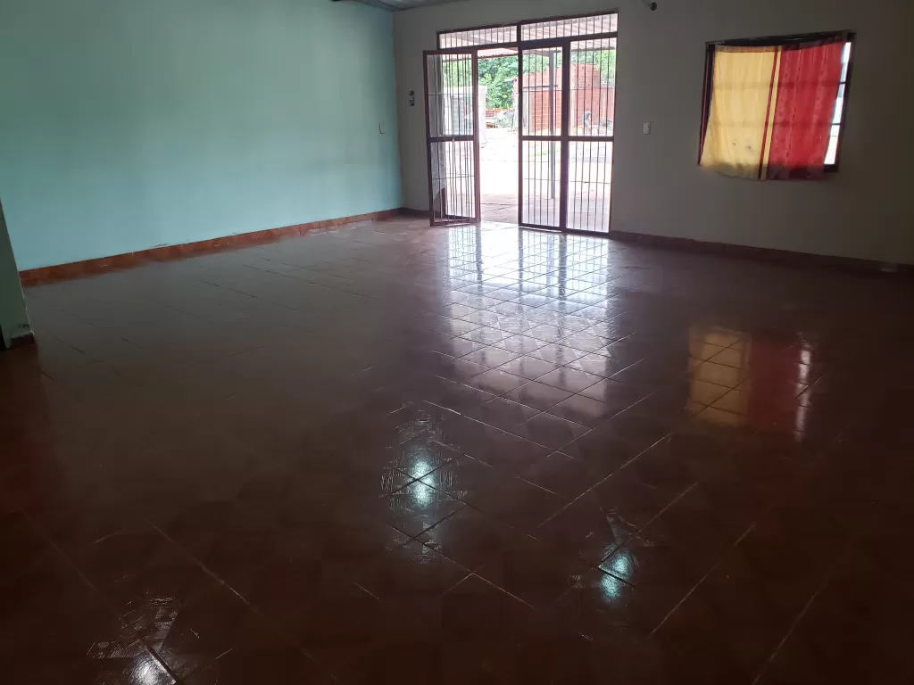 Salón comercial con vivienda — foto 2