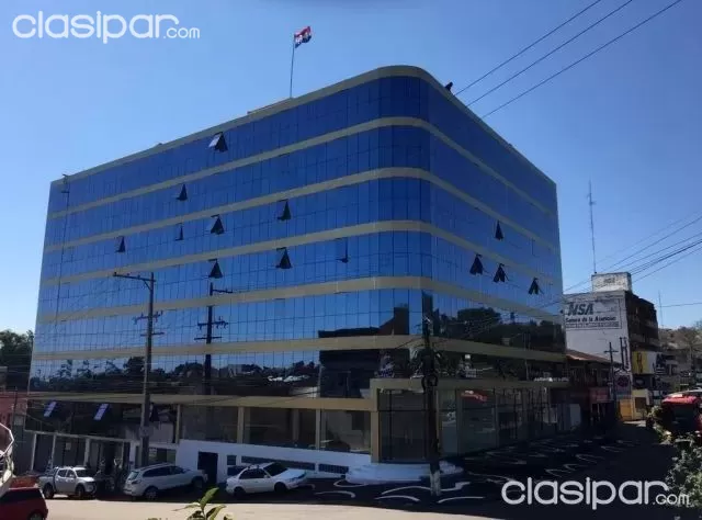 Edificio con 6 pisos, cada piso con 13 oficinas corporativas con sus respectivos baños — foto 2