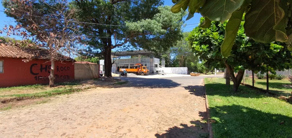 Vendo Casa. Ubicado en zona estrategica a metros de la Avenida Britez Borges — foto 2