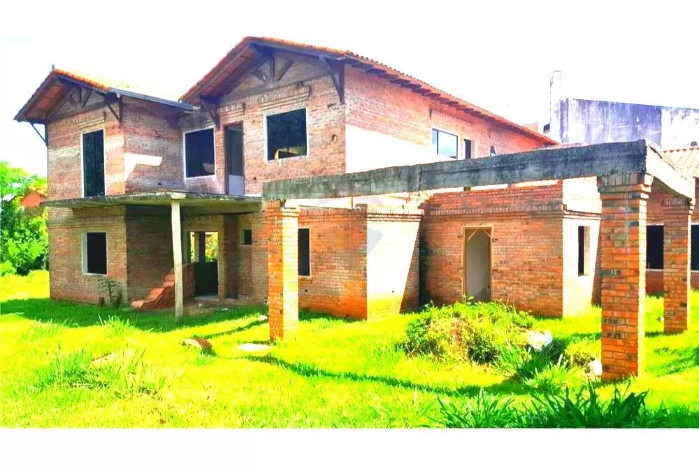 CASA EN CONSTRUCCIÓN SOÑADA EN MBURUCUYA 1,000,000 USD — foto 2
