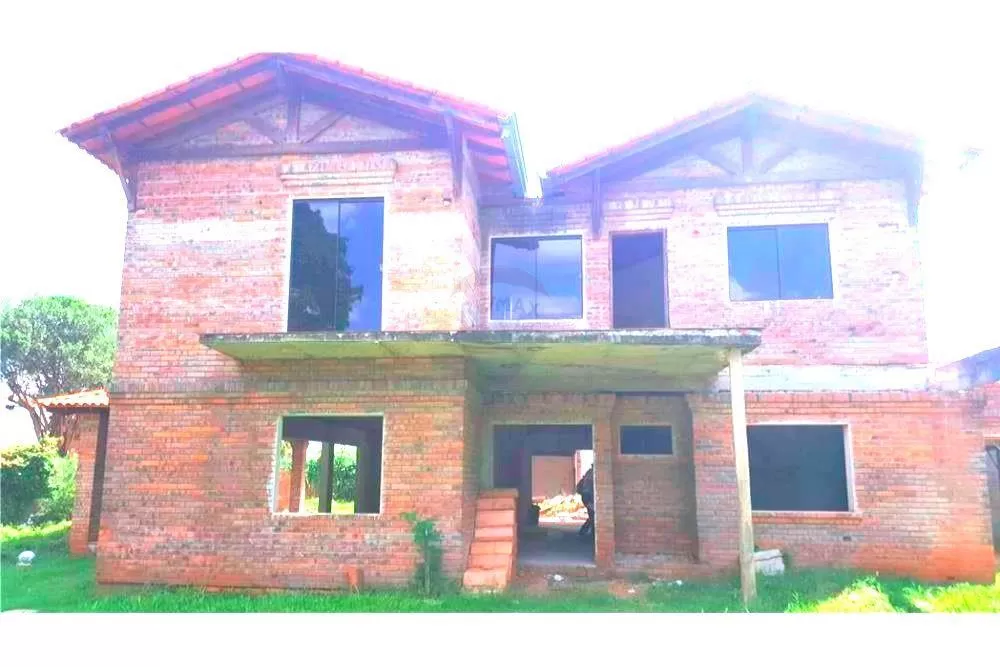 CASA EN CONSTRUCCIÓN SOÑADA EN MBURUCUYA 1,000,000 USD — foto 3