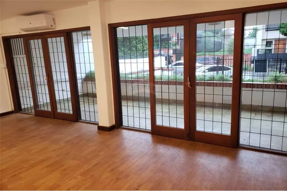 VENDO AMPLIA CASA SOBRE CHARLES DE GAULLE 360,000 USD — foto 3