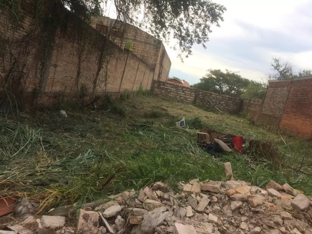 VENDO TERRENO EN LUQUE!!! - CUARTO BARRIO - ZONA SUPERMERCADO LOS JARDINES — foto 2