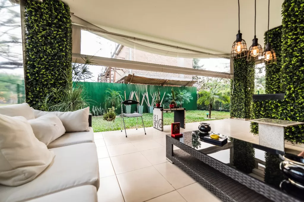 LUQUE - AEROPUERTO: EN BARRIO PRIVADO - RESIDENCIAS DE LUJO, AREA VERDE INFINITA, PISCINA. — foto 3