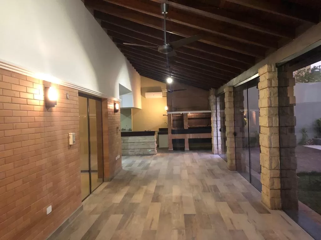 PROX. GOETHE WTC, IKUA SATÍ: TOTALMENTE EN PLANTA BAJA, 5 SUITES, GRAN JARDÍN — foto 2