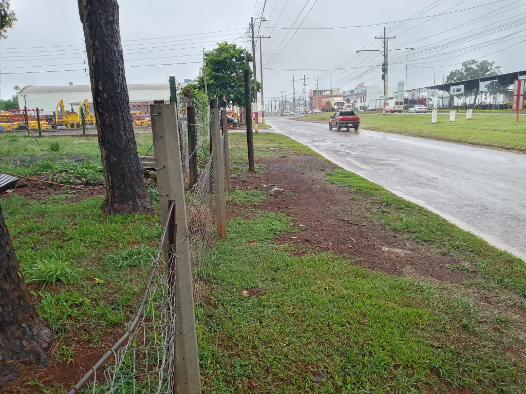 Terreno 40x40 a dos cuadras de la Costanera de Hernandarias — foto 3
