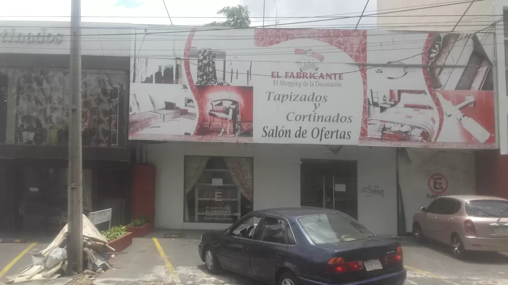 Vendo en Asuncion Local comercial sobre Avda. San Martin frente de futuro shopping — foto 3