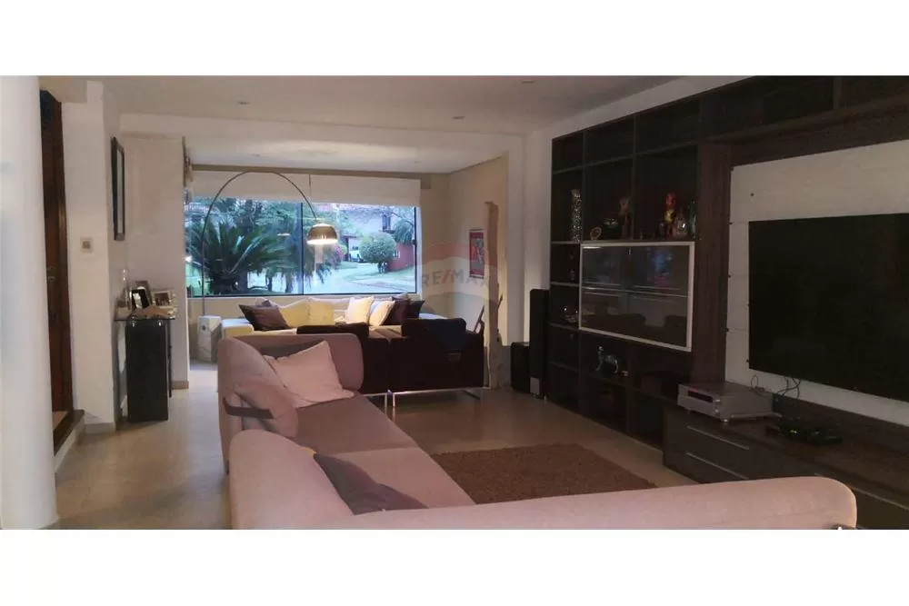 OFERTO FINA RESIDENCIA ZONA LAGUNA GRANDE — foto 2
