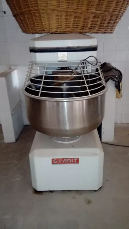 C376-HAMMURABI VENDE LOCAL COMERCIAL EQUIPADO — foto 2