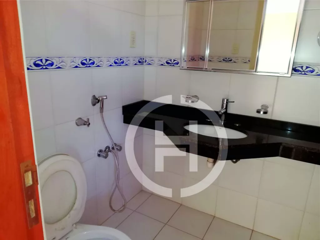 C445-HAMMURABI VENDE CASA EN LUQUE — foto 2