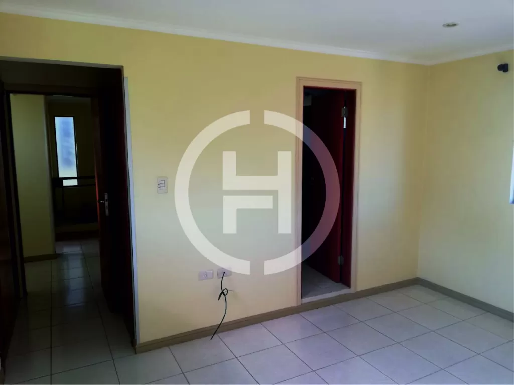 C445-HAMMURABI VENDE CASA EN LUQUE — foto 3
