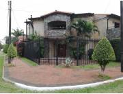 Vendo Hermosa casa en Fndo Norte, a pasos de Luis A Paraná y Mcal Lopez! C187.