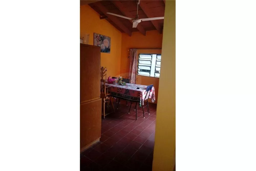REMATO HERMOSA CASA CON AMPLIO PATIO, SOBRE ASFALTO — foto 2