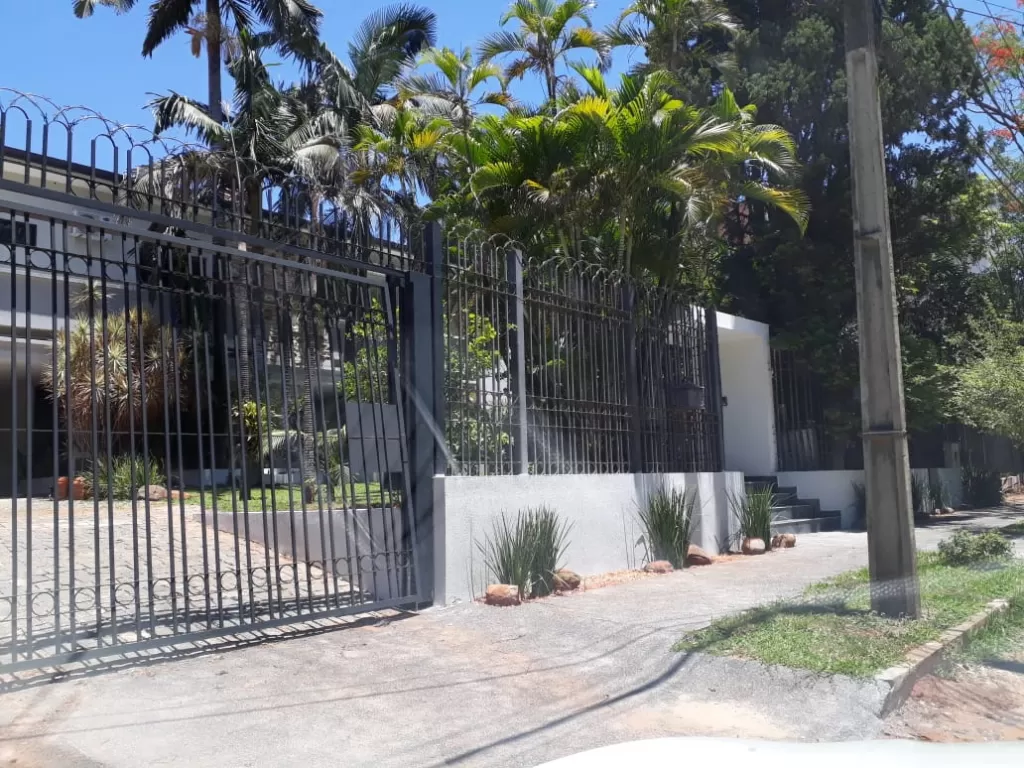 Alquilo residencia para vivienda u oficina en Los LaurelesMcal. Estigarribia — foto 2