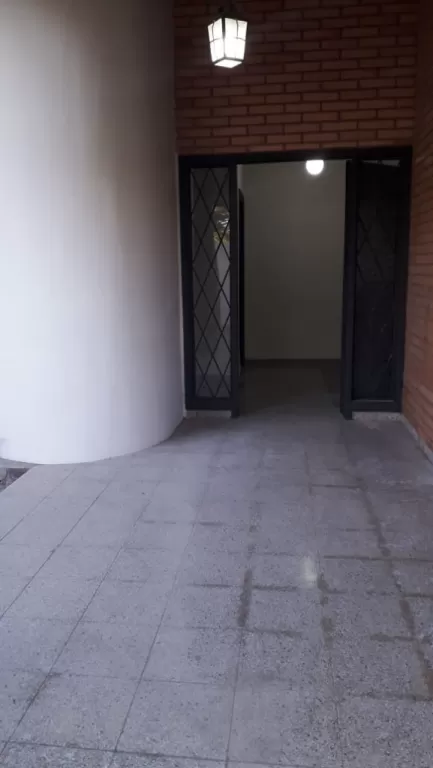 Alquilo casa zona UCA — foto 2