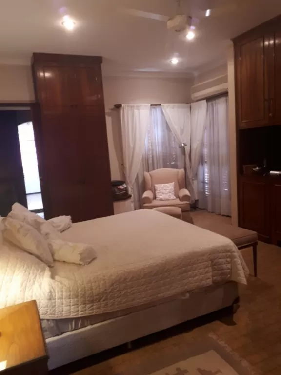 ALQUILO En LAMEJOR ZONA DE Bo Mburucuya amplia Casa Amoblada — foto 3