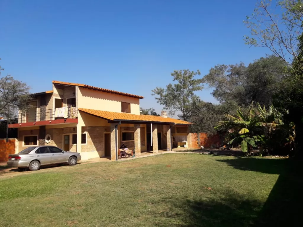 LIMPIO: INIGUALABLE RESIDENCIA EN VENTA, 4 DORMITORIOS, HERMOSO JARDÍN (720 M2, PISCINA) — foto 3
