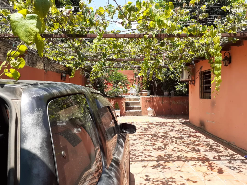 Casa sobre dobla avenida asfáltica muy concurrida!!! — foto 3