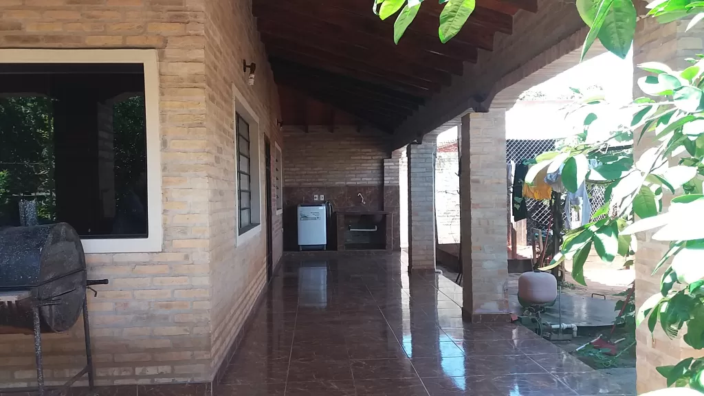 Vendo Hermosa Casa en Capiata KM 17 ruta 2 a tan solo 3 cuadras de la ruta 2 — foto 3