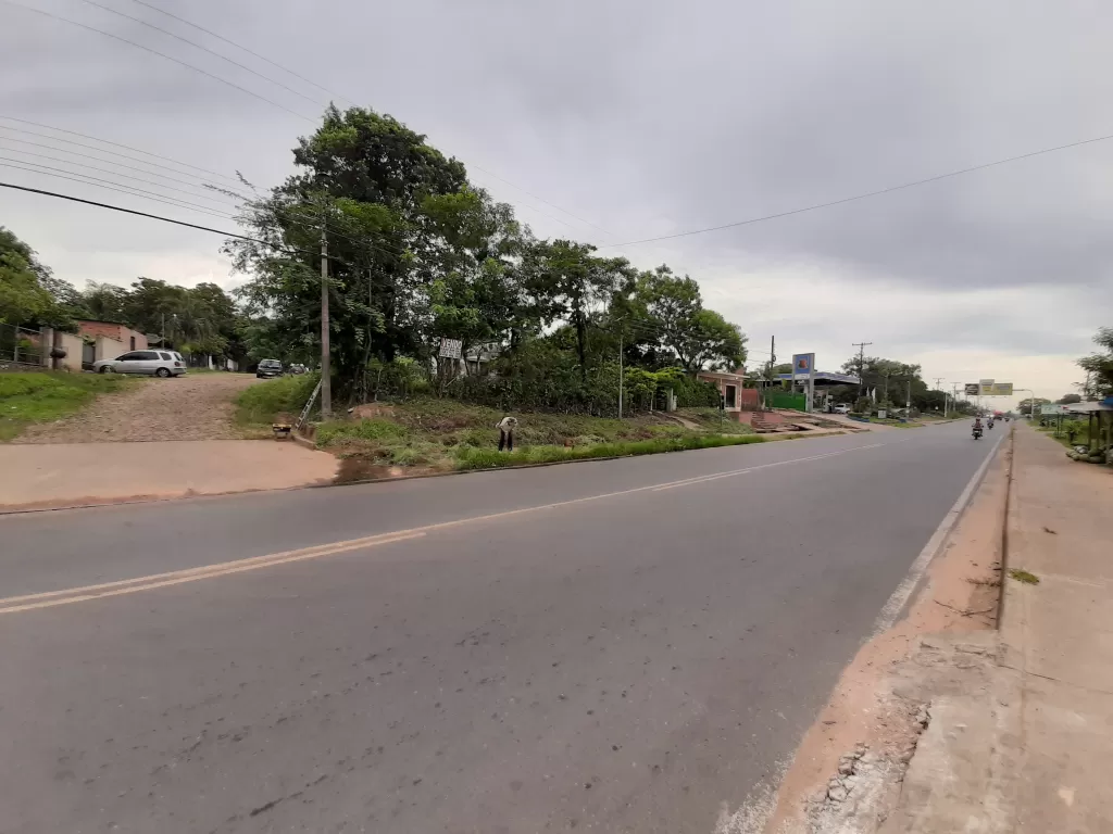 GRAN OFERTA HERMOSO TERRENO DE 1.396 m2 SOBRE RUTA EN LUQUE! — foto 2