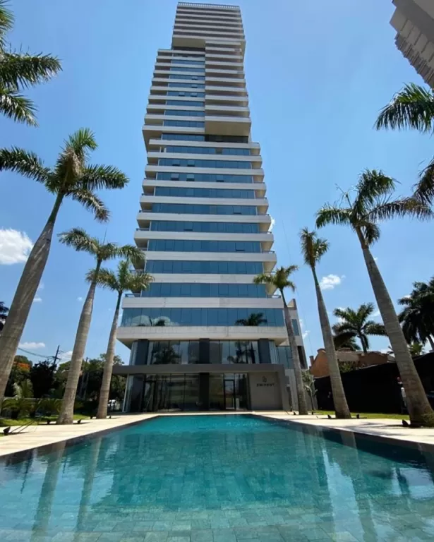 En venta departamento en edificio de primer nivel,ubicado sobre Avda Santa Teresa — foto 2
