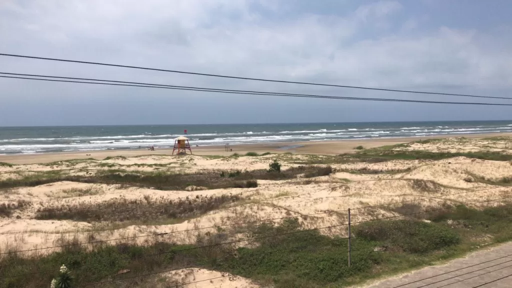 Oferto Dpto equipado sobre el mar a 200 Km de Florianópolis-SC. Brasil — foto 2