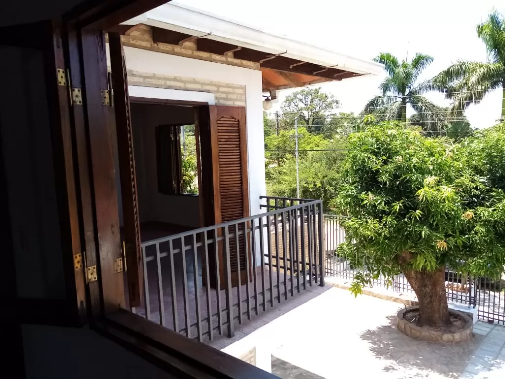 VENDO HERMOSA CASA DE DOS PLANTAS — foto 3