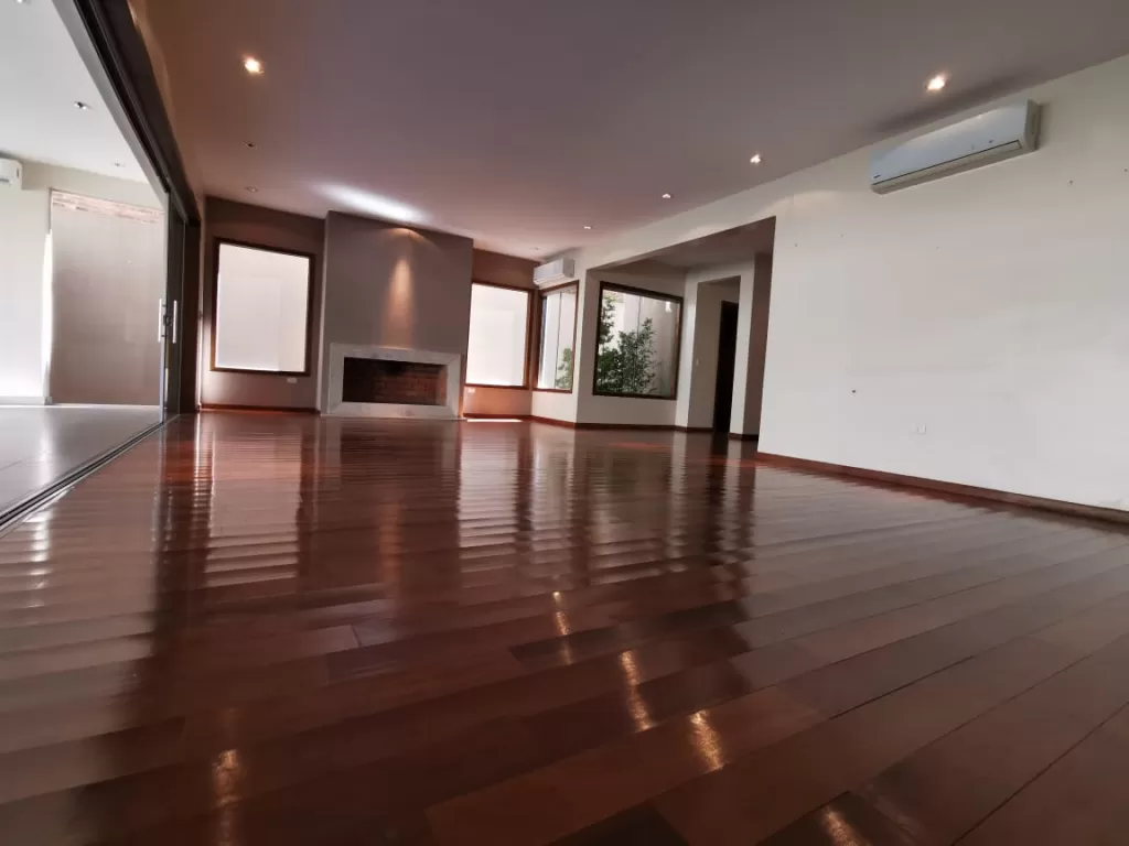 BO CERRADO LA TRINIDAD 3: ESPLENDIDA RESIDENCIA, 4 SUITE, JARDÍN, PISCINA, 4.500 USD — foto 2