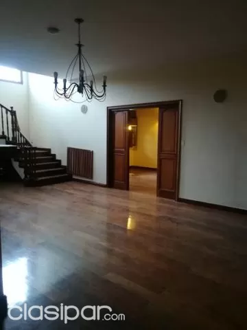 BO HERRERA: 2.850 M2, MARAVILLOSA RESIDENCIA, 4 SUITES, JARDINES, NIVEL CONFORT. — foto 3