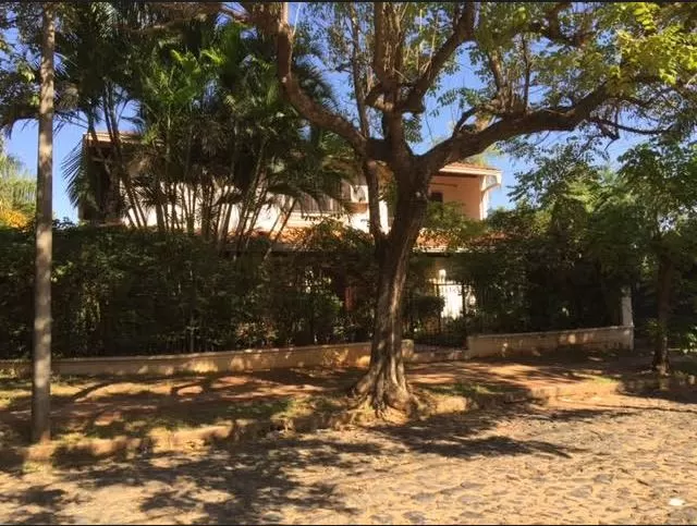 VENDO RESIDENCIA ZONA LOS MANGALES, CARMELITAS, MBURUCUYA — foto 2