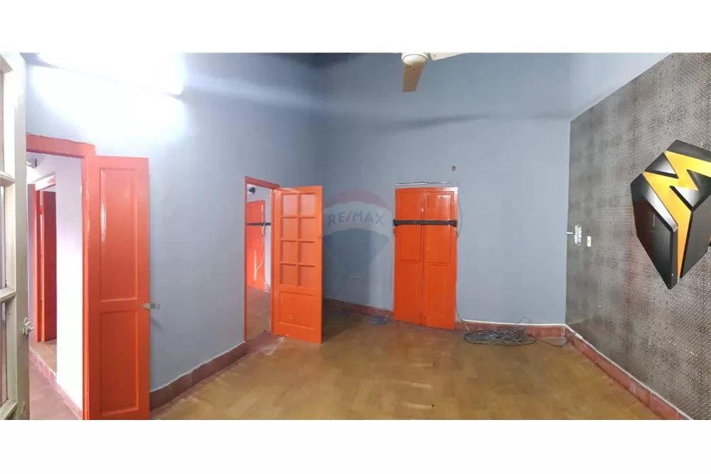 VENDO IMPONENTE DEPOSITO SOBRE MCAL LOPEZ 696,000 USD — foto 2