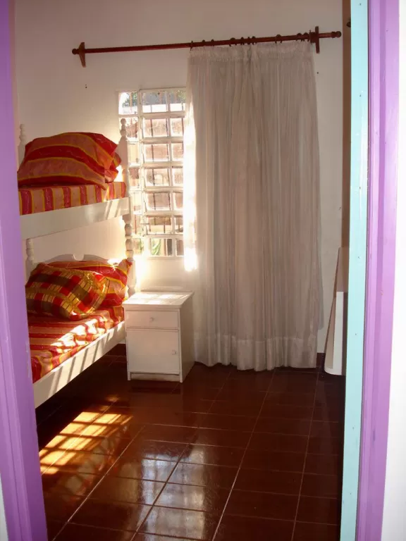 ALQUILO HERMOSO DEPARTAMENTO CÉNTRICO EN ENCARNACION — foto 2