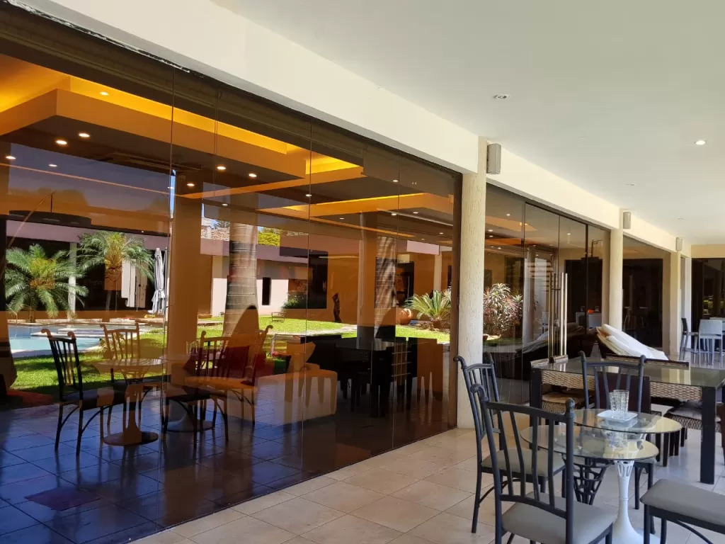LOS LAURELES: EXCEPCIONAL RESIDENCIA PREMIUM EN ALQUILER, 2.000m2 - 8.000 USD. — foto 3
